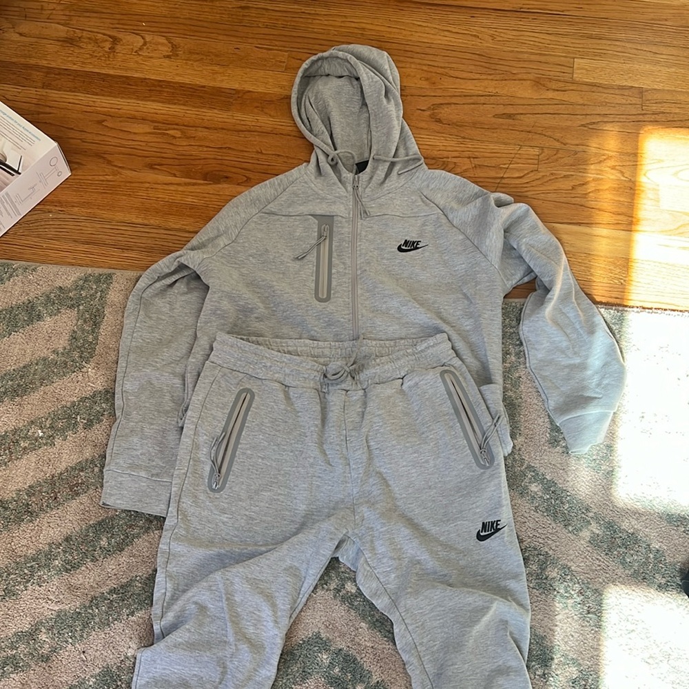 Nike sweatsuit